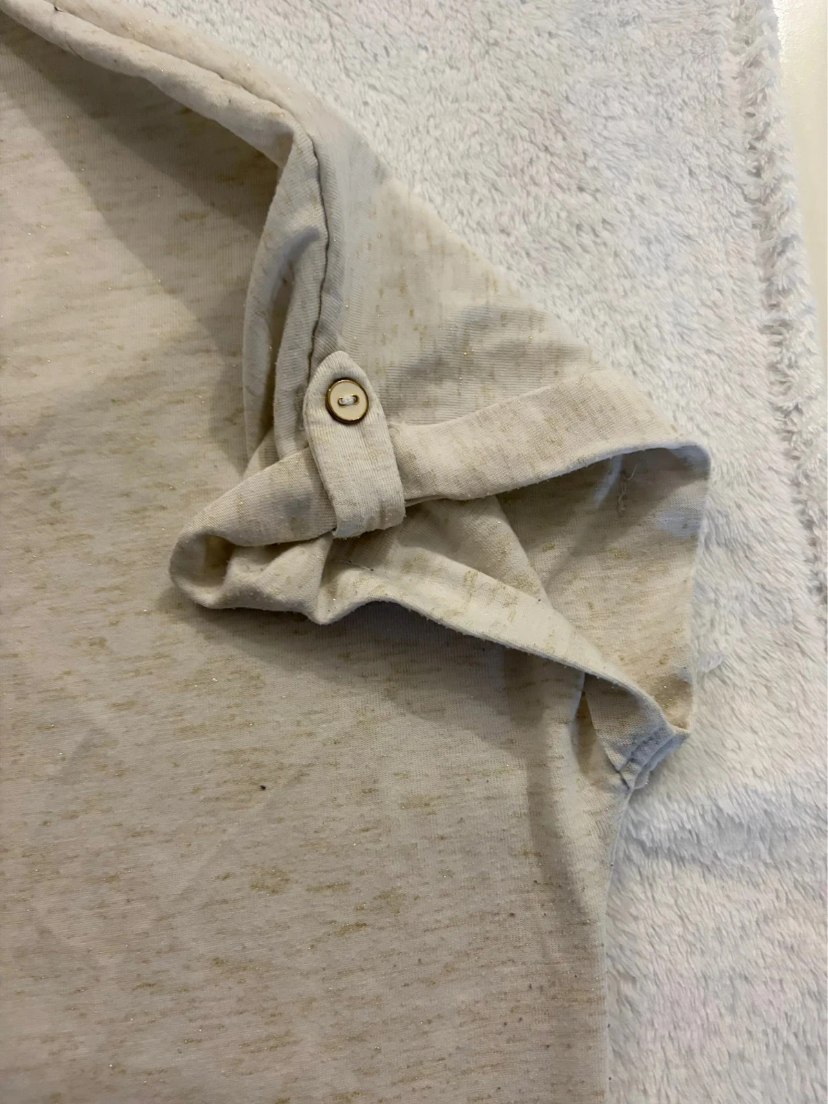 Camiseta beige con lentejuelas – photo 6